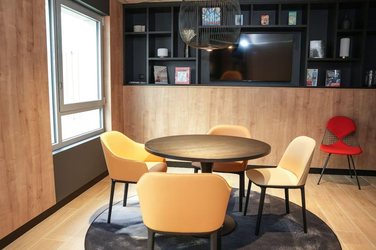 Ibis Paris Gare Montparnasse Catalogne Hotel Exterior foto