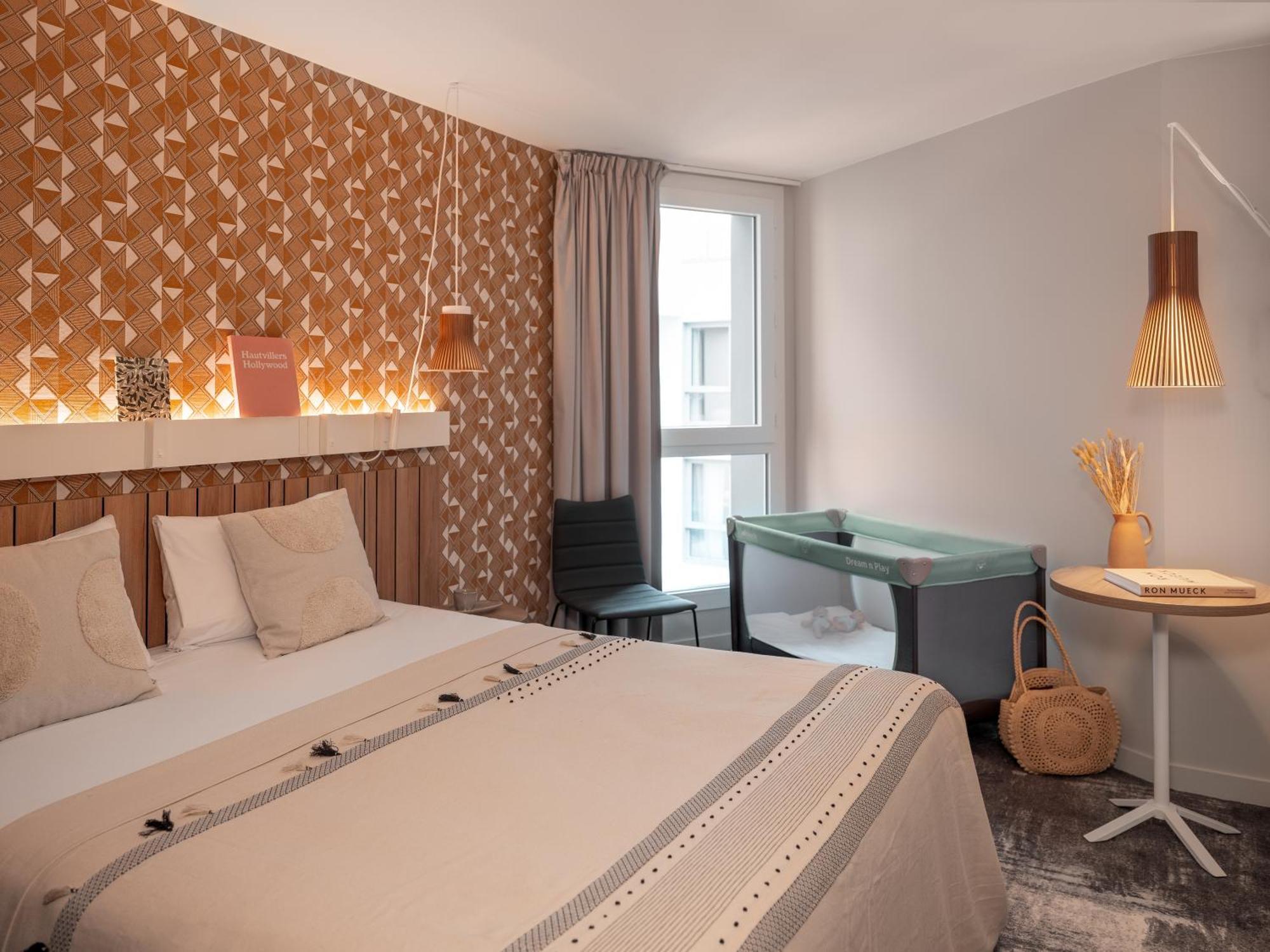 Ibis Paris Gare Montparnasse Catalogne Hotel Exterior foto